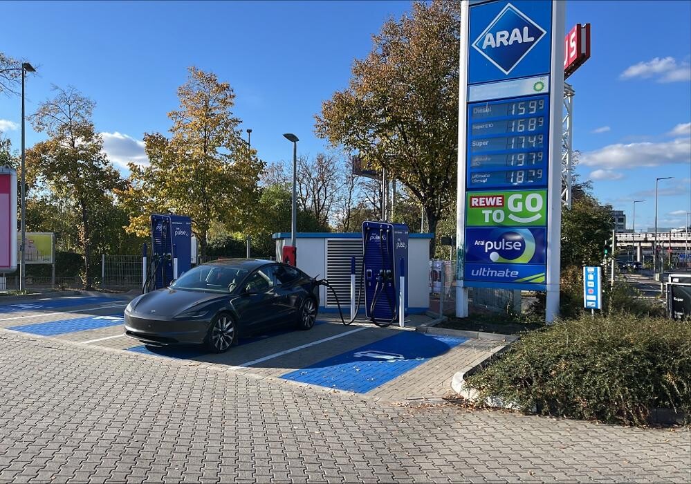Bilder Aral pulse Ladestation