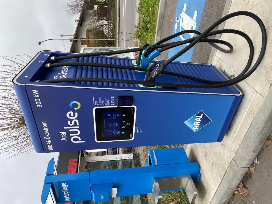 Bilder Aral pulse Ladestation