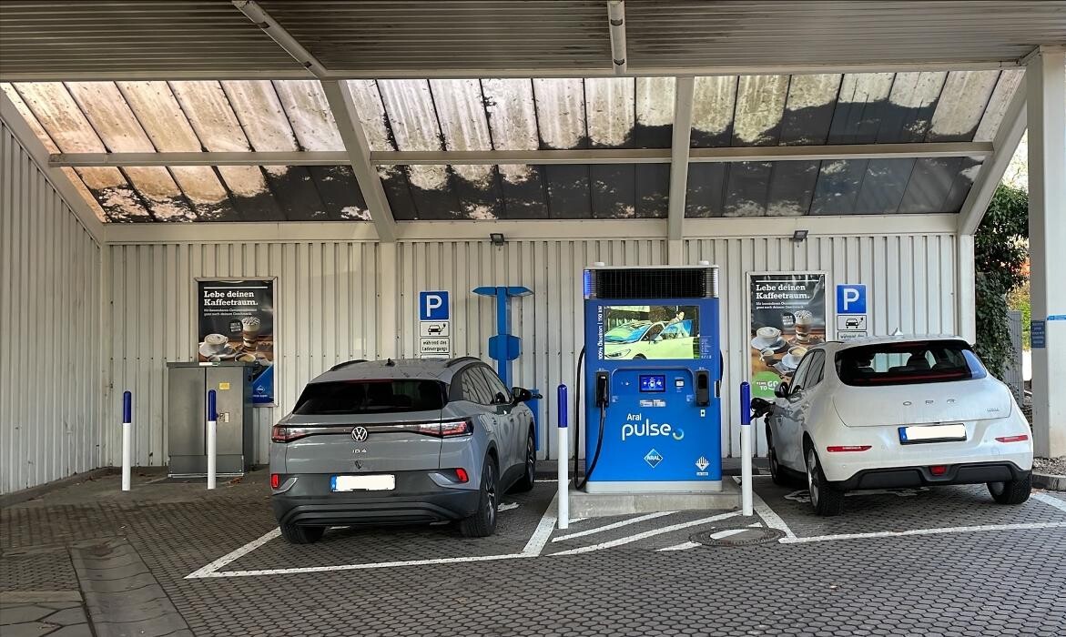 Bilder Aral pulse Ladestation