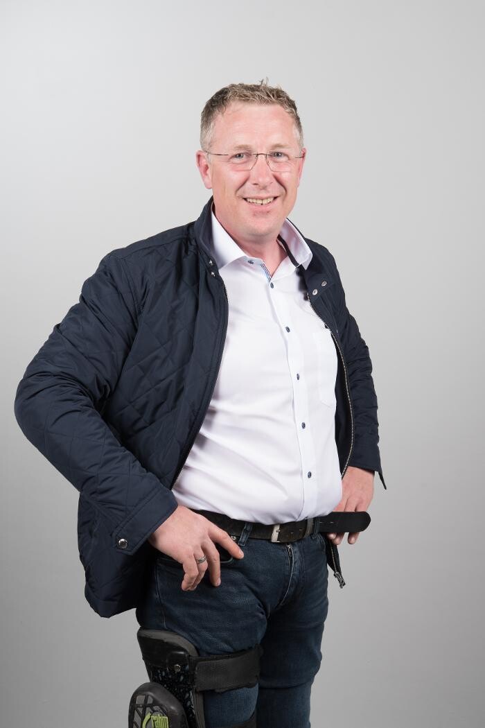 Bilder Ralph Werthebach von der HWK Südwestfalen ö.b.u.v. Sachverständiger im Fliesenlegerhandwerk
