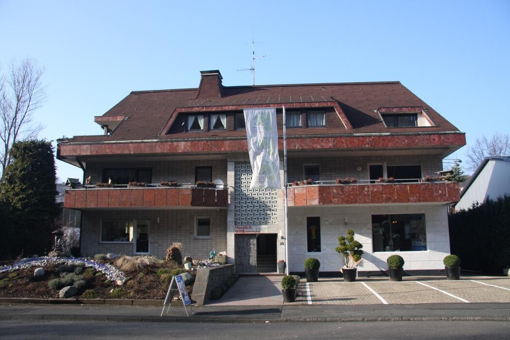 Bilder Ralph Werthebach von der HWK Südwestfalen ö.b.u.v. Sachverständiger im Fliesenlegerhandwerk