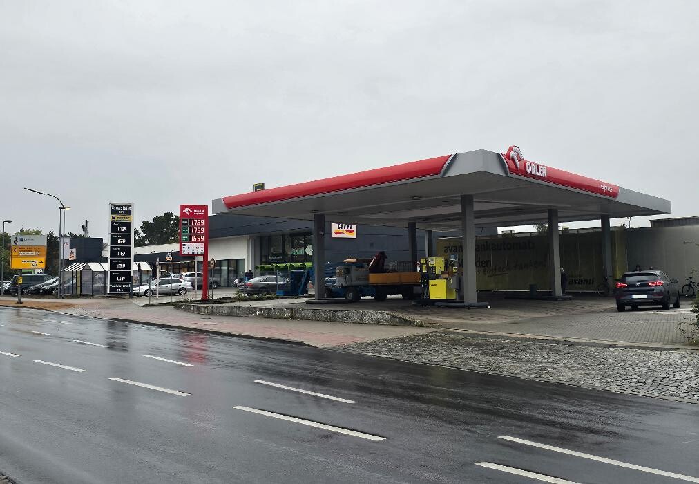 Bilder ORLEN express Automatentankstelle