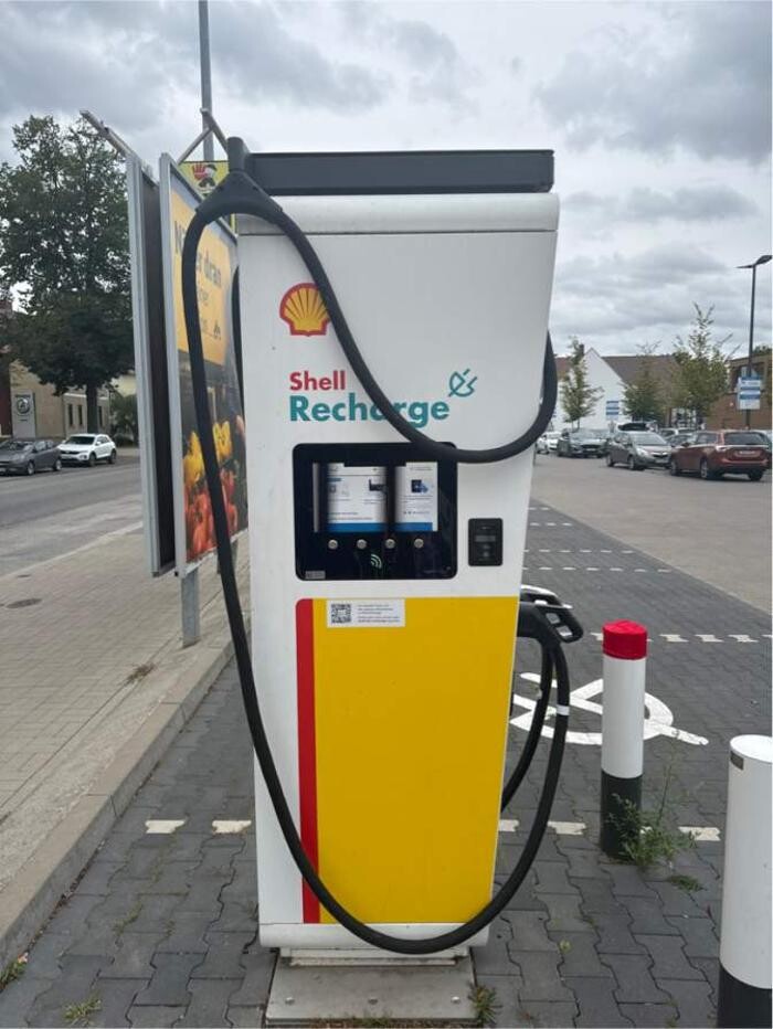 Bilder Shell Recharge Charging Station