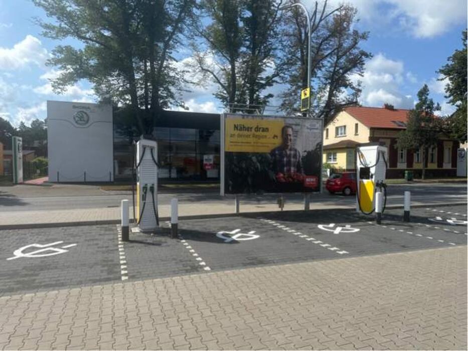 Bilder Shell Recharge Charging Station