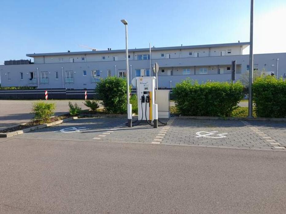 Bilder Shell Recharge Charging Station