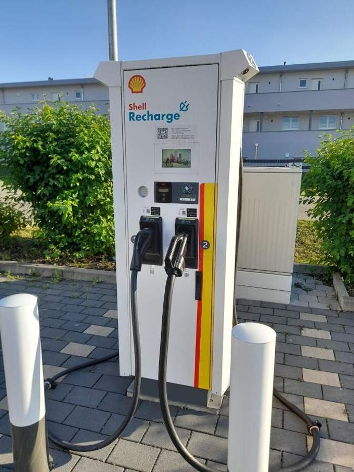 Bilder Shell Recharge Charging Station