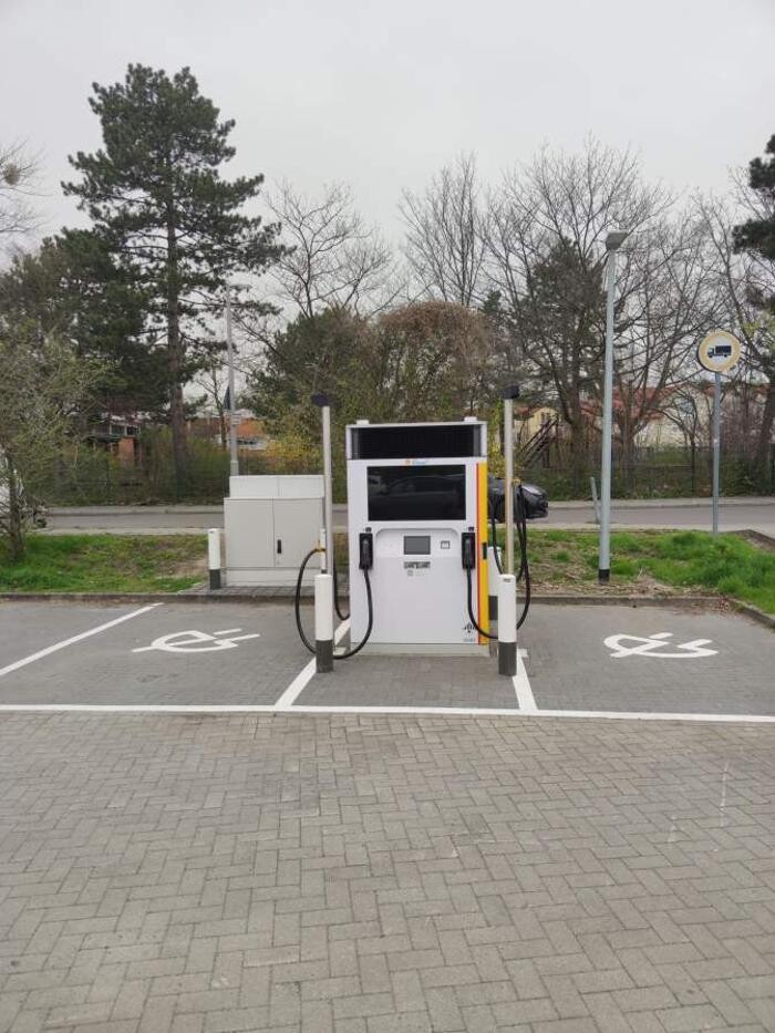 Bilder Shell Recharge Charging Station