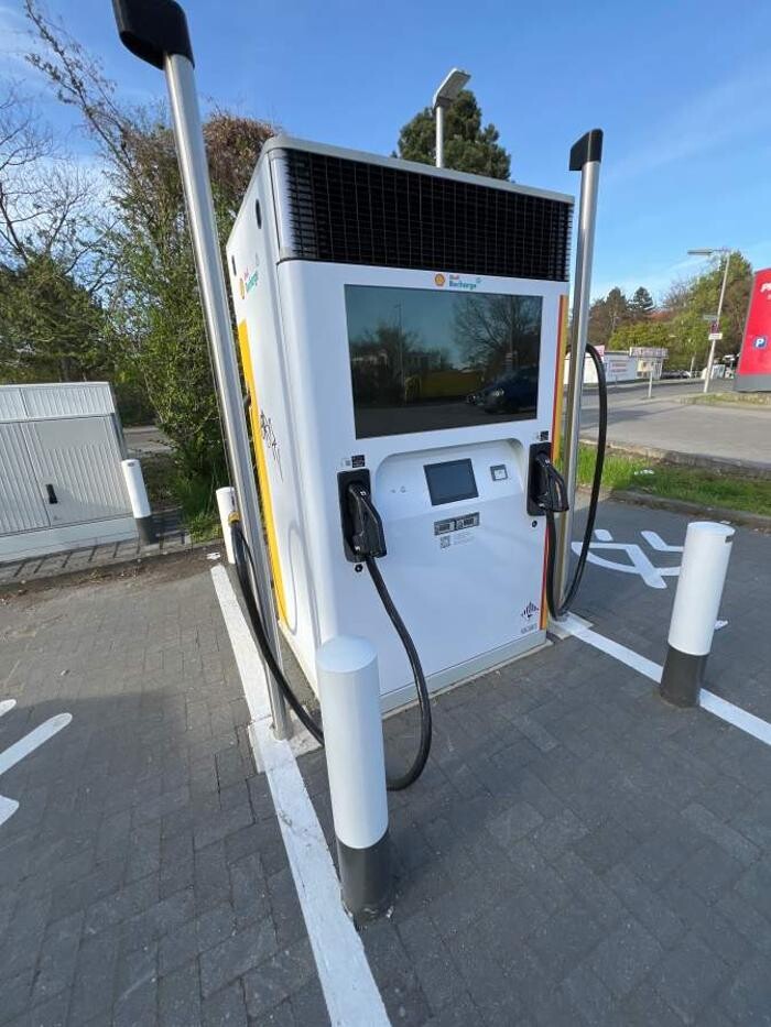 Bilder Shell Recharge Charging Station