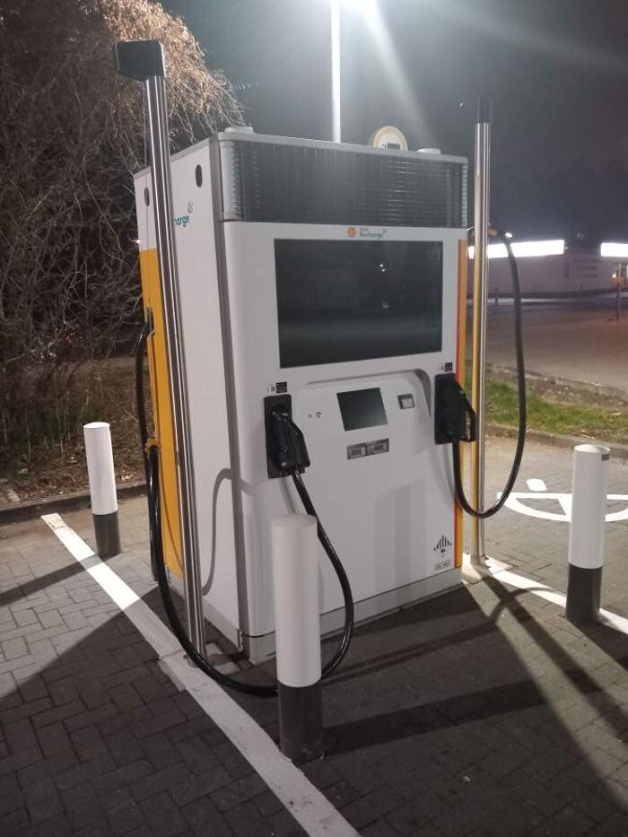 Bilder Shell Recharge Charging Station