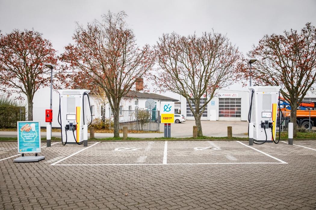 Bilder Shell Recharge Charging Station