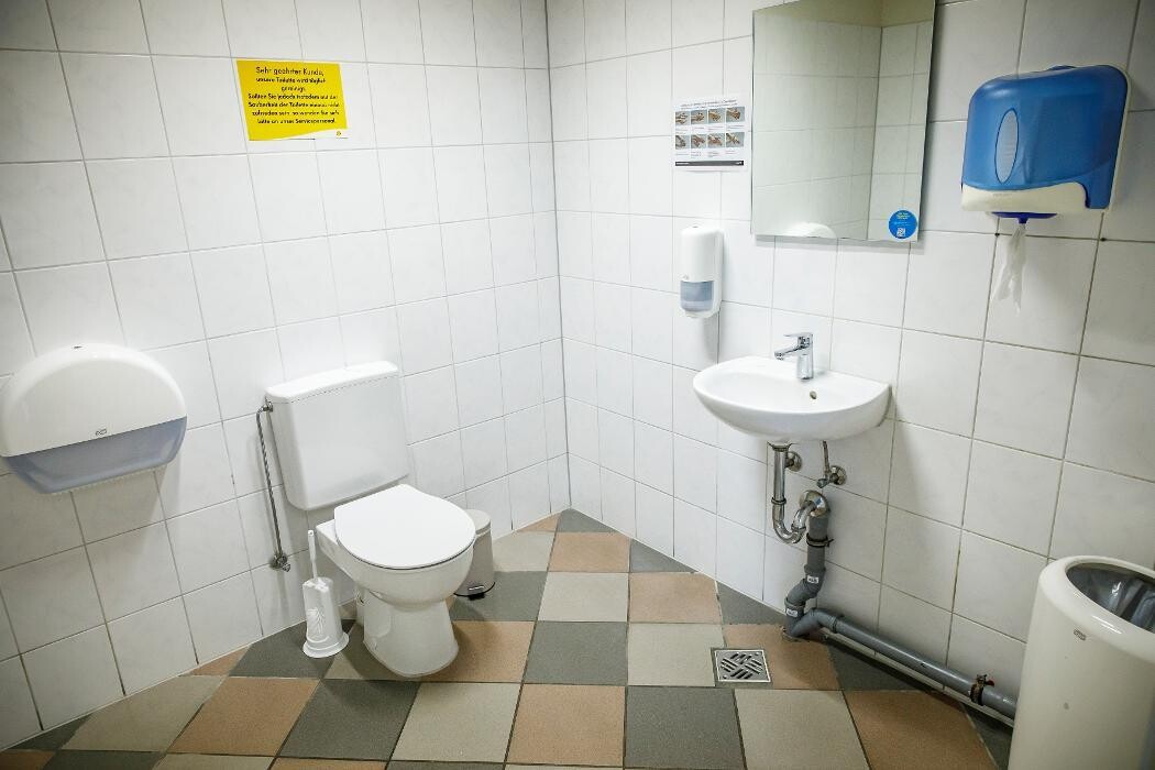 Bilder Shell Recharge Charging Station