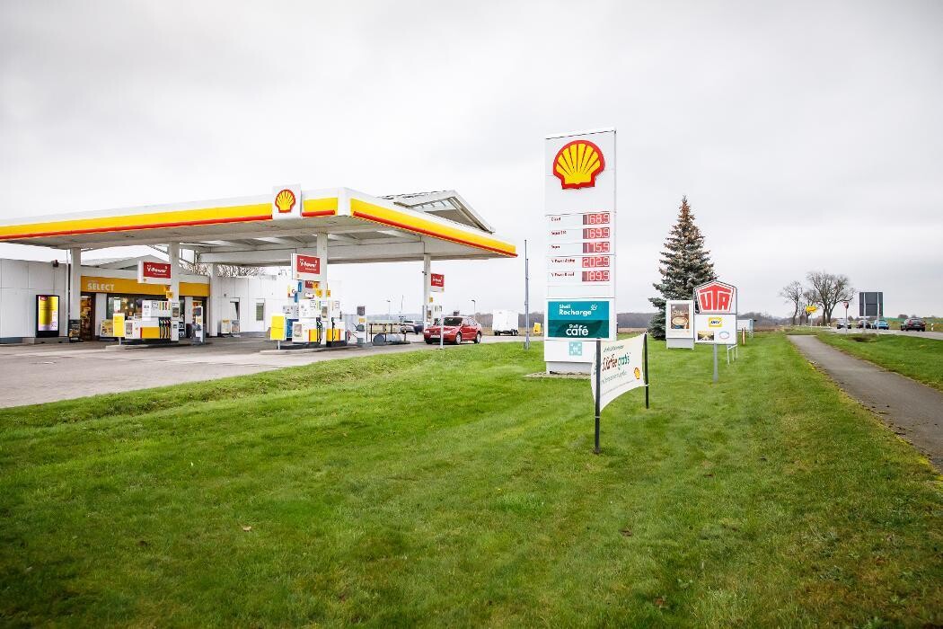 Bilder Shell Recharge Charging Station