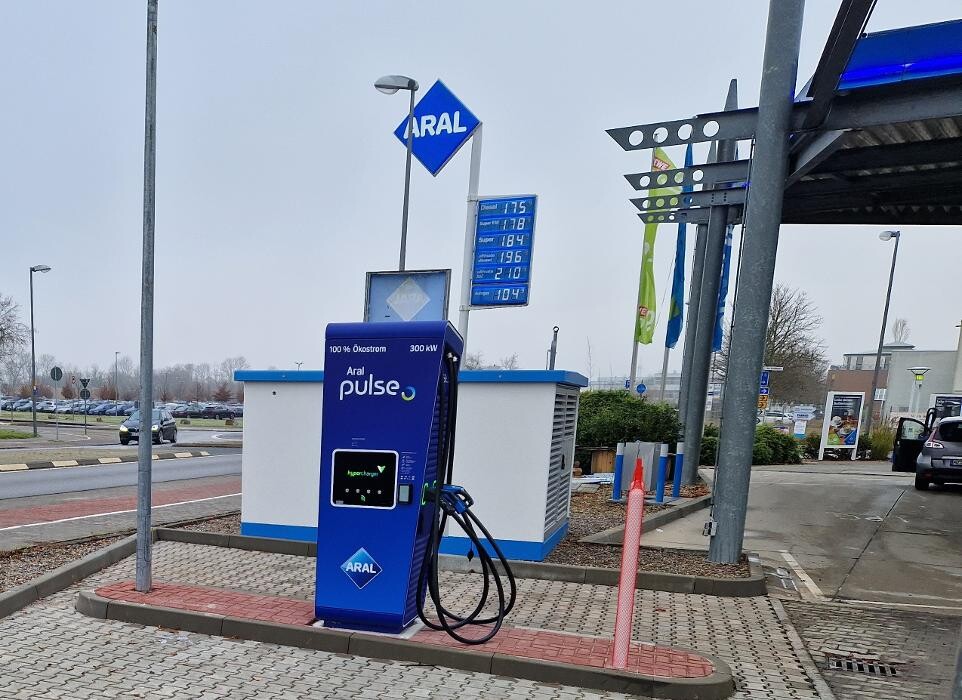 Bilder Aral pulse Ladestation