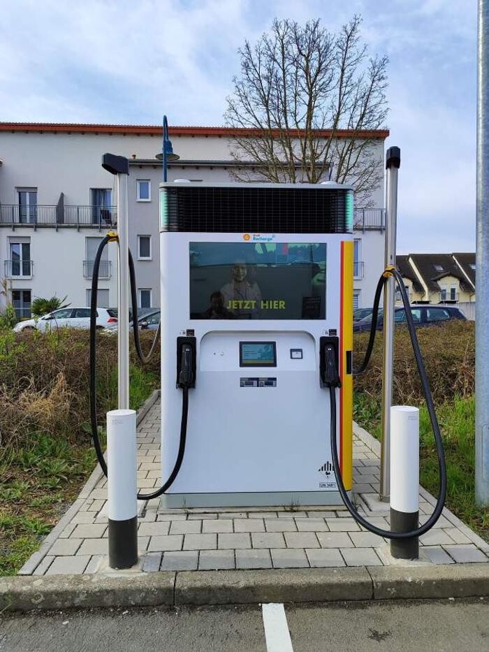 Bilder Shell Recharge Charging Station