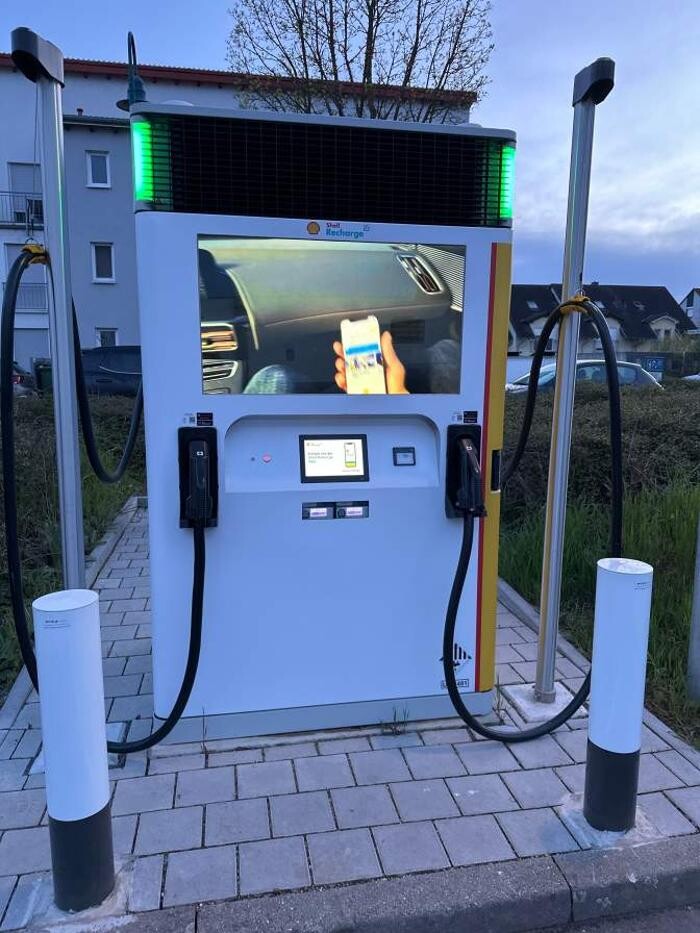 Bilder Shell Recharge Charging Station
