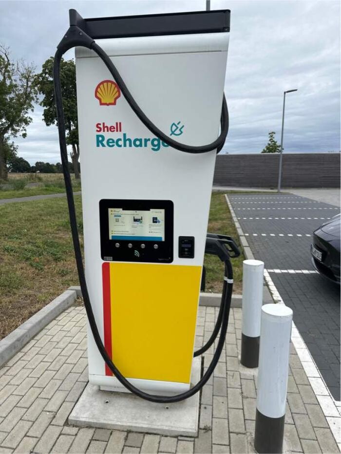 Bilder Shell Recharge Charging Station