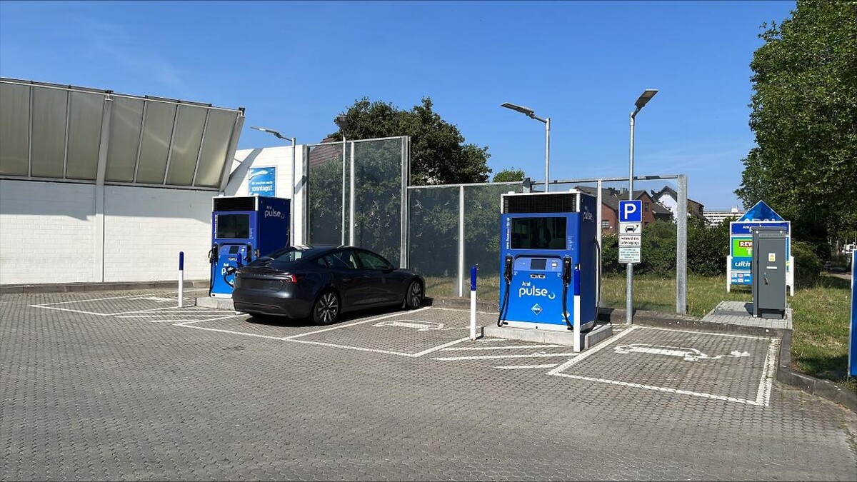 Bilder Aral pulse Ladestation