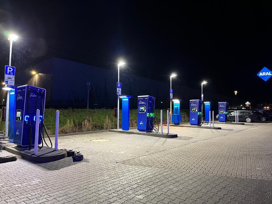 Bilder Aral pulse Ladestation