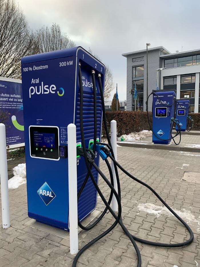 Bilder Aral pulse Ladestation