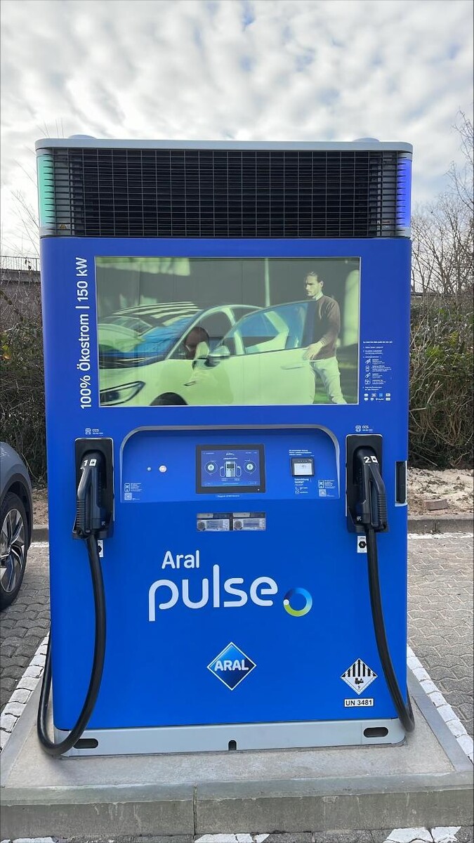Bilder Aral pulse Ladestation