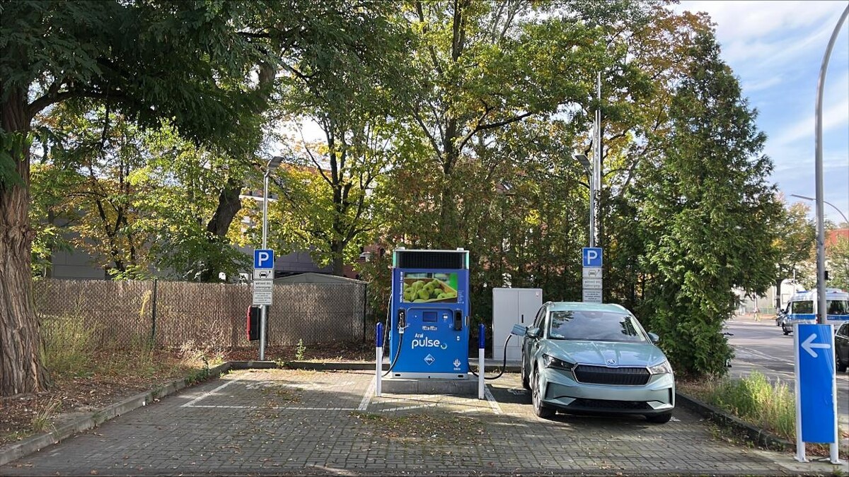 Bilder Aral pulse Ladestation