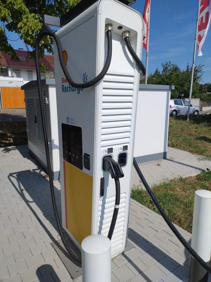 Bilder Shell Recharge Charging Station