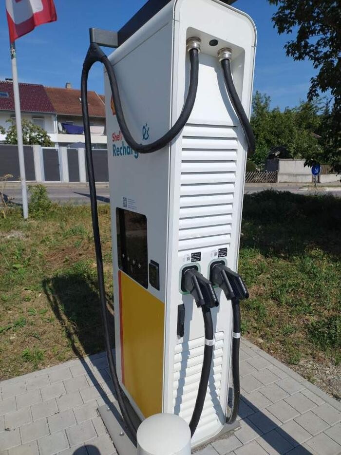 Bilder Shell Recharge Charging Station