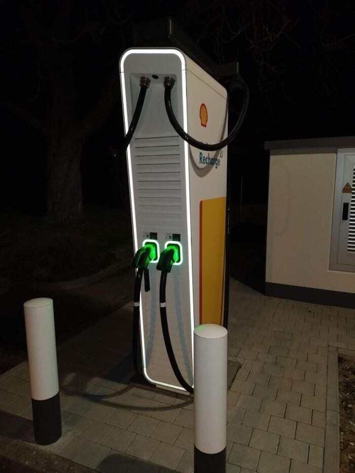 Bilder Shell Recharge Charging Station
