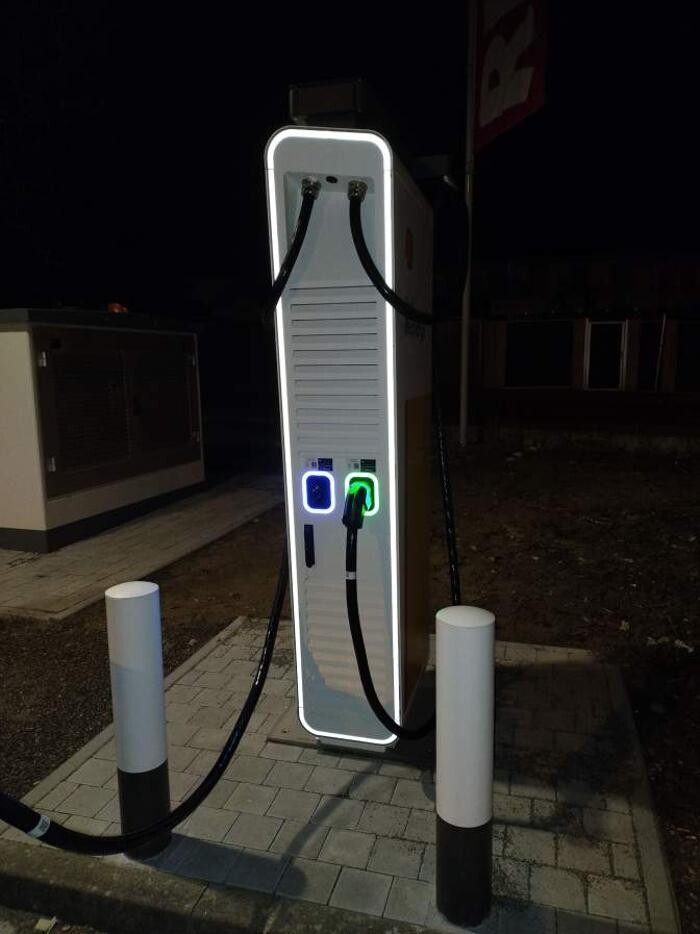 Bilder Shell Recharge Charging Station