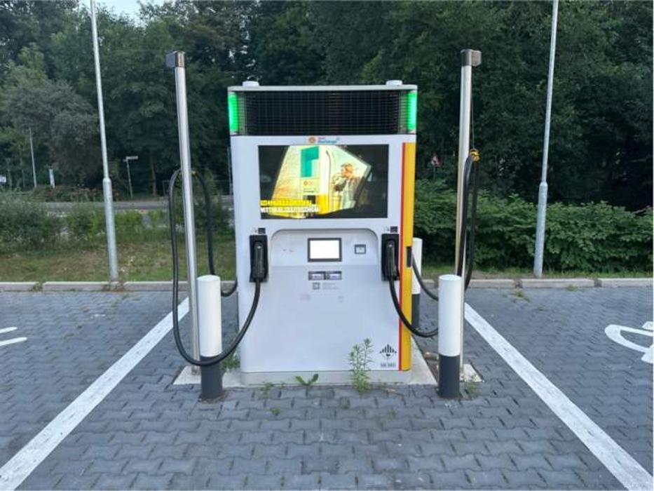 Bilder Shell Recharge Charging Station