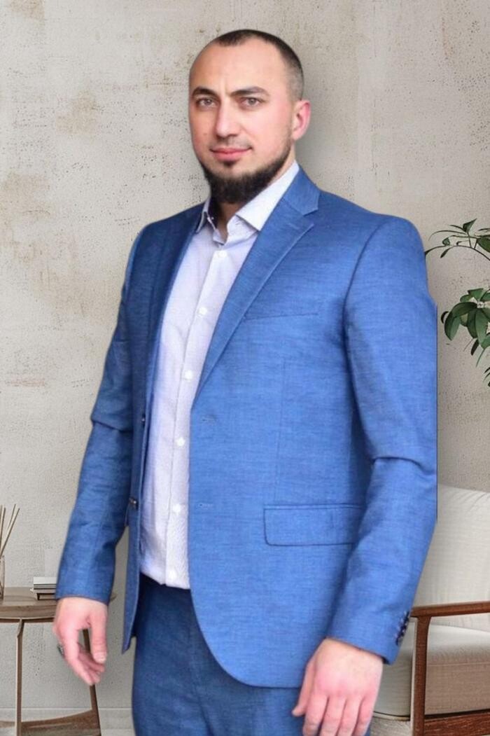 Bilder ERGO Versicherung Muslim Akhiev