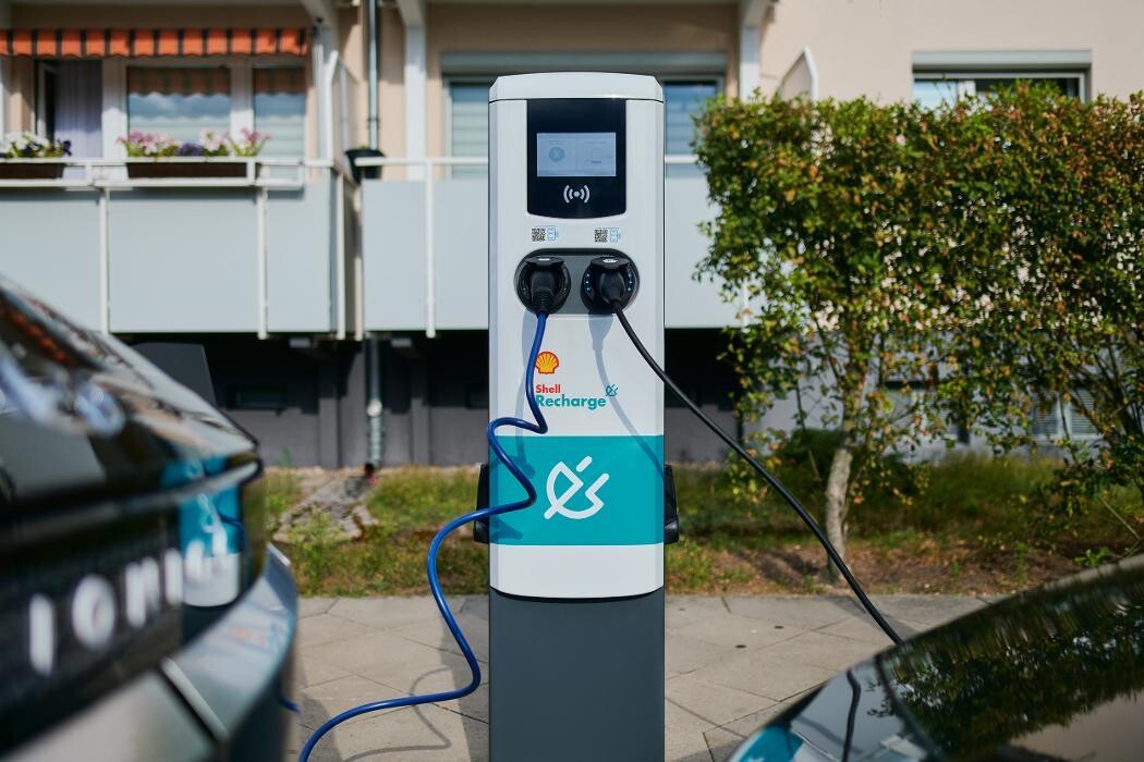 Bilder Shell Recharge Charging Station