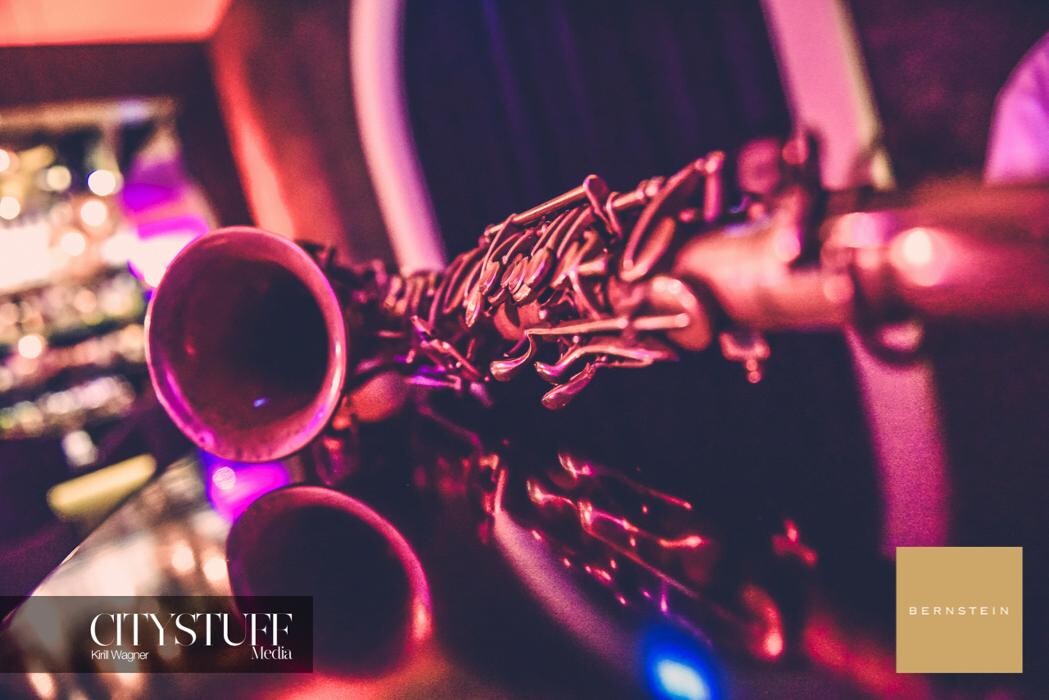 Bilder Saxophonistin Helen Hofmann - SAXOPHONFRAU