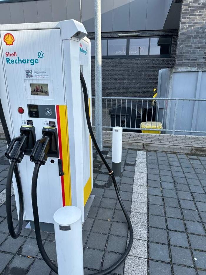 Bilder Shell Recharge Charging Station