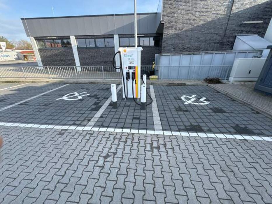 Bilder Shell Recharge Charging Station