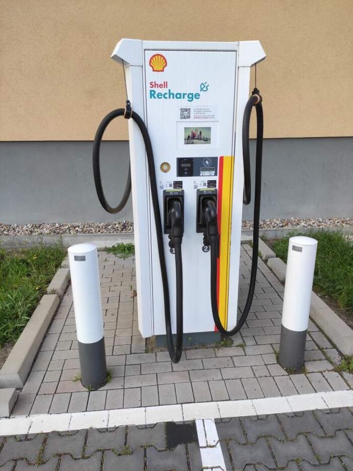 Bilder Shell Recharge Charging Station