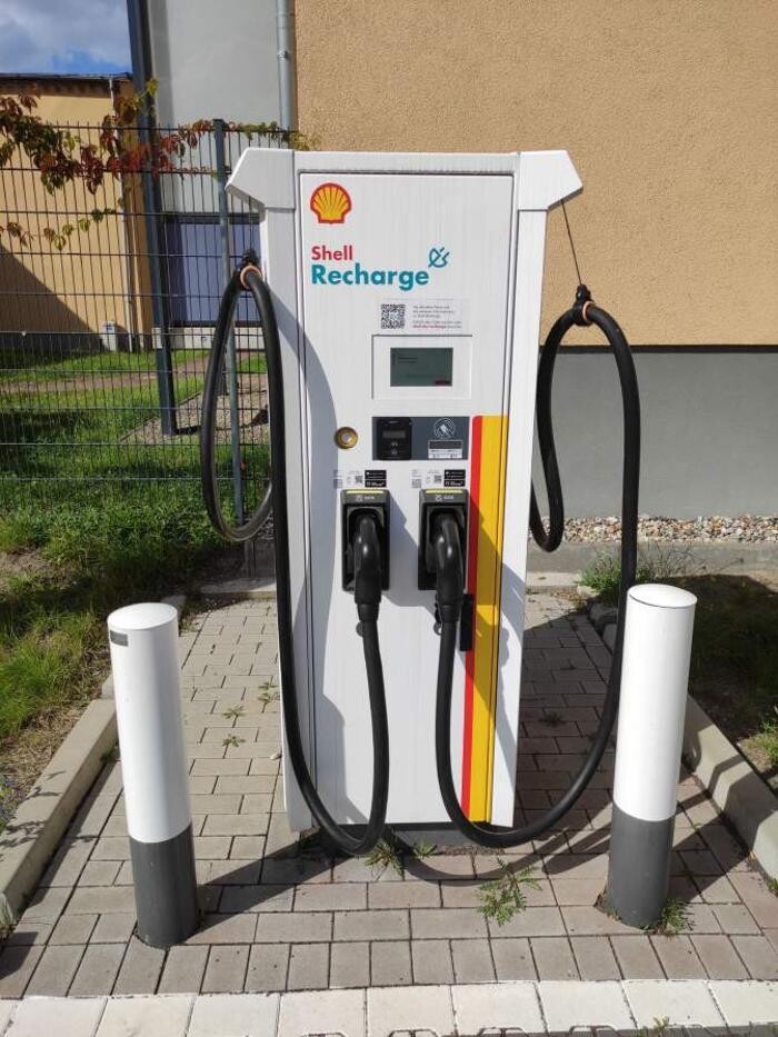 Bilder Shell Recharge Charging Station