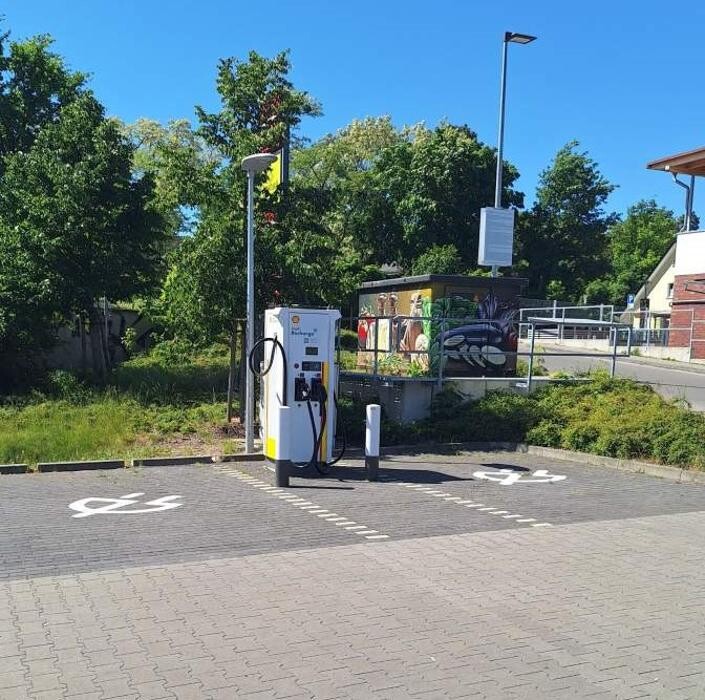 Bilder Shell Recharge Charging Station