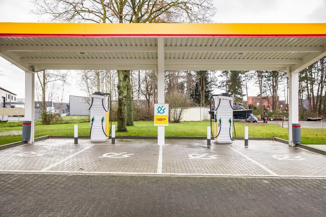 Bilder Shell Recharge Charging Station