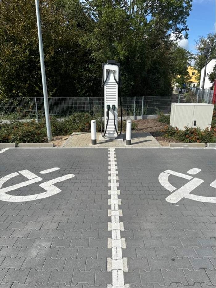 Bilder Shell Recharge Charging Station