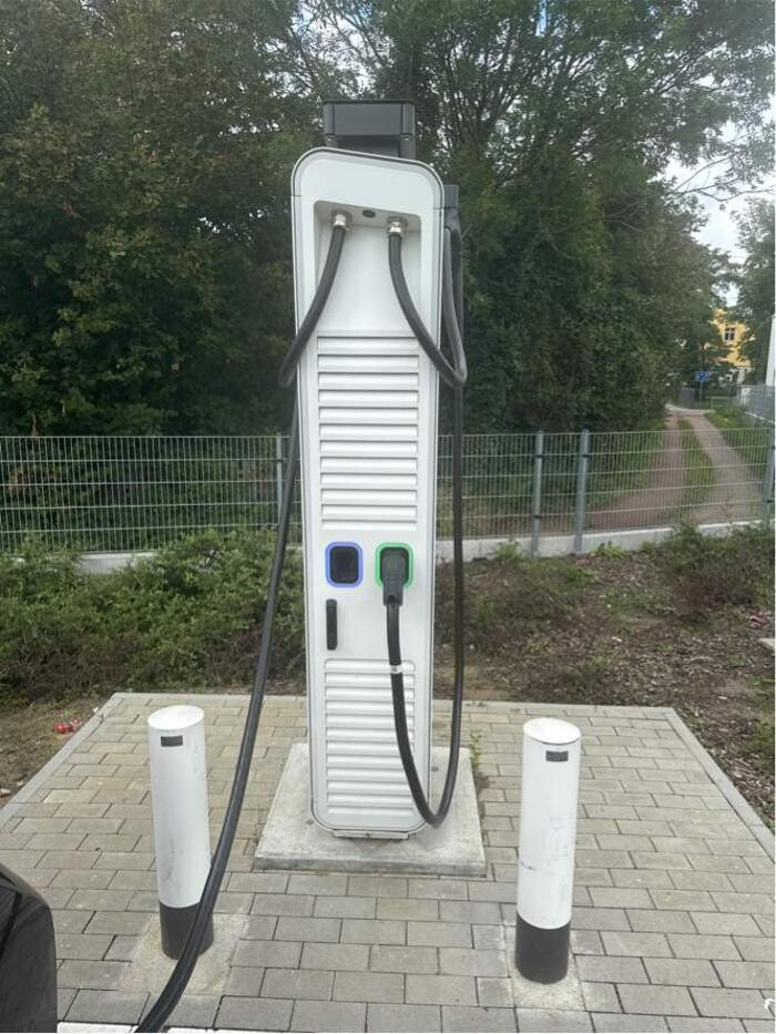 Bilder Shell Recharge Charging Station