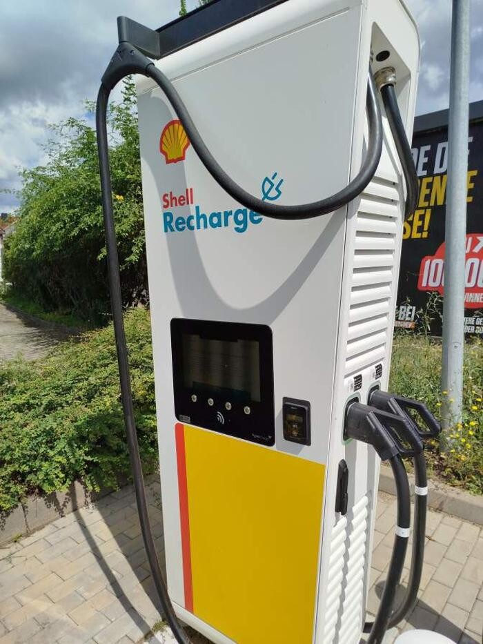 Bilder Shell Recharge Charging Station