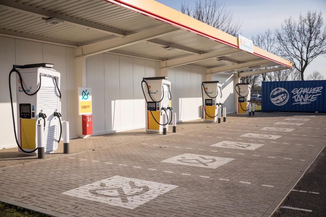 Bilder Shell Recharge Charging Station