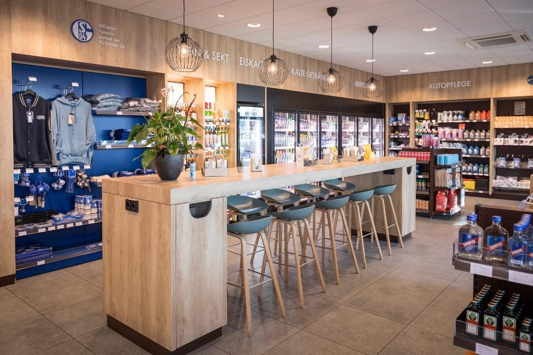 Bilder Shell Recharge Charging Station