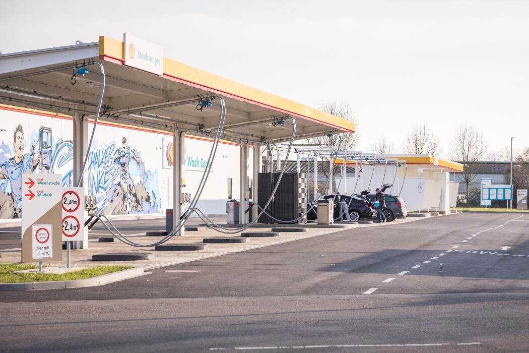 Bilder Shell Recharge Charging Station