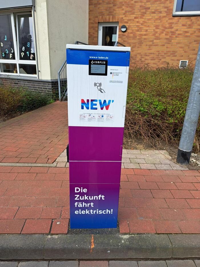 Bilder NEW Energie-Ladestation