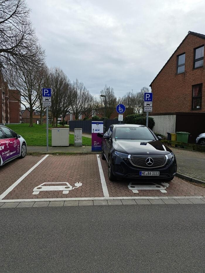 Bilder NEW Energie-Ladestation