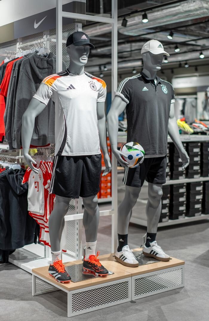 Bilder INTERSPORT Voswinkel THE PLAYCE