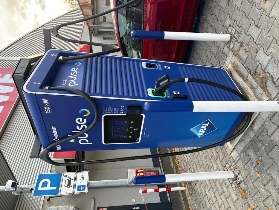 Bilder Aral pulse Ladestation