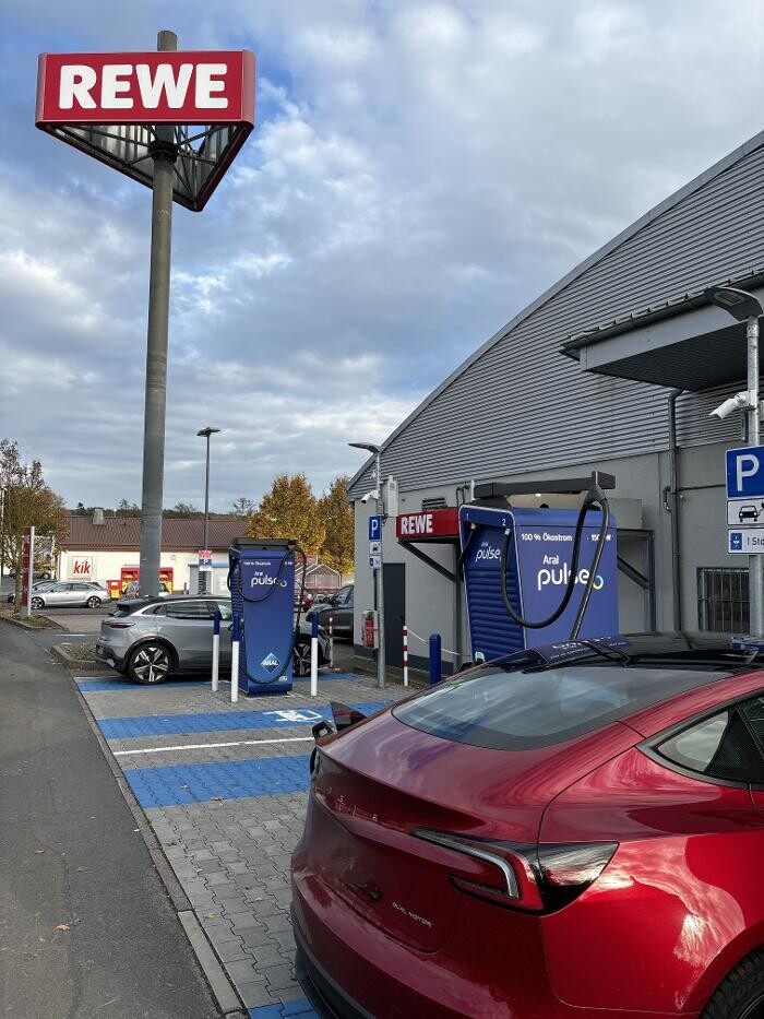 Bilder Aral pulse Ladestation